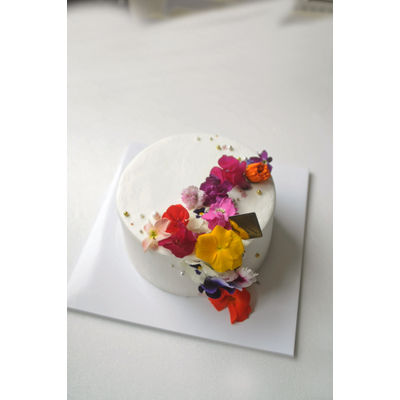 [33] Edible flower cake 1