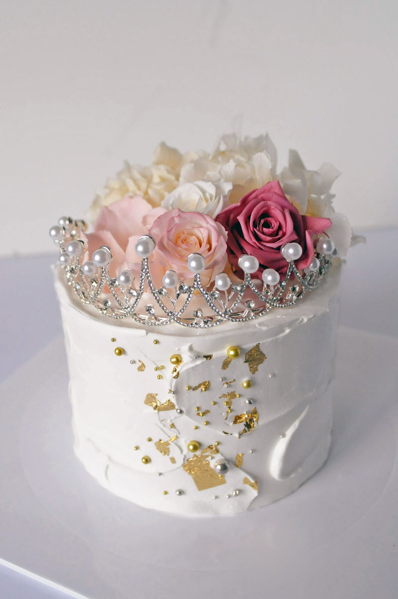 [53] Pearl Tiara cake