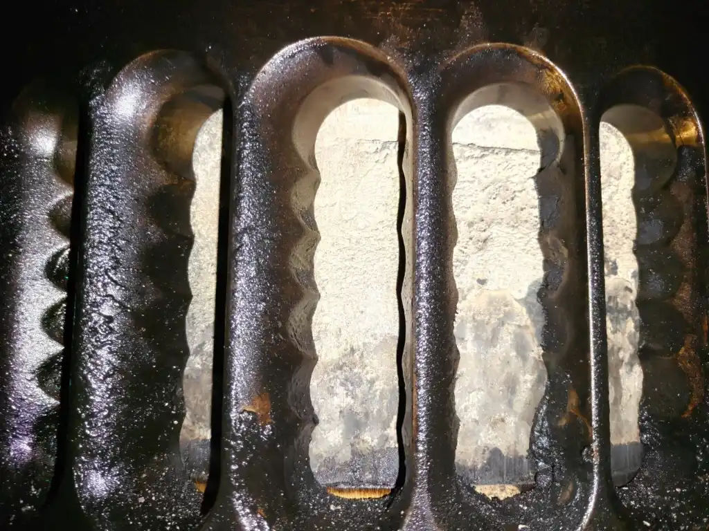 Trouble description: Unit #5 and #6 top piston rings were found broken during last UPS inspection. We did