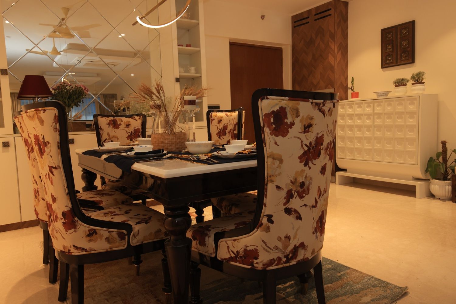 Dining Area - Image 1