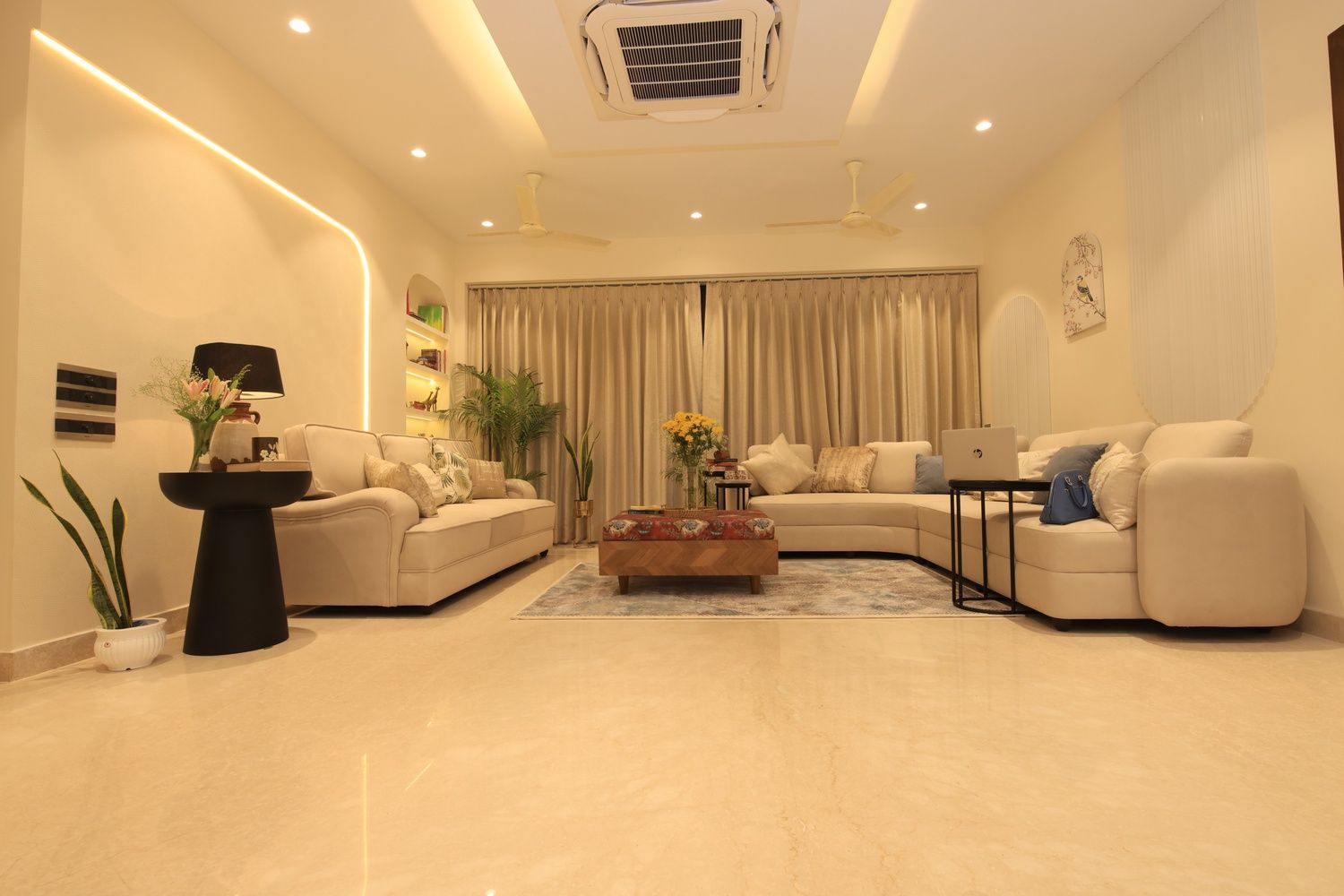 Living room - Image 2