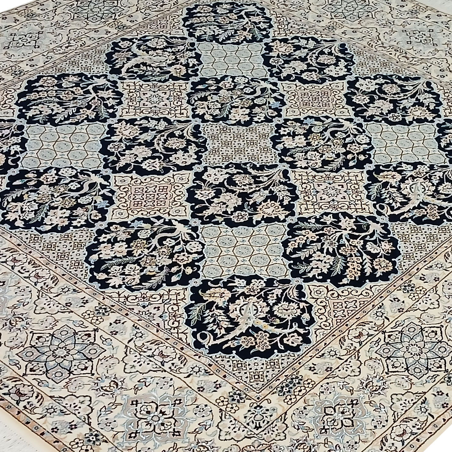 farsh-dastbaft-nain-sormei-ghabegol-square200x200cm-6la-977-2