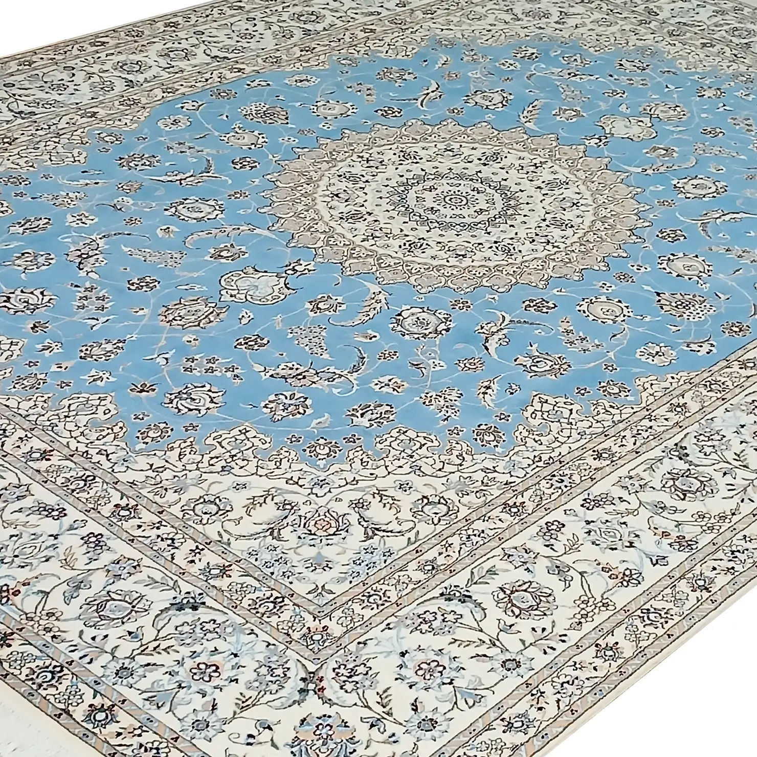 فرش نایین آبی ۶لا دستباف نقشه لچک و ترنج گل ابریشم – ۹ متری – کد ۹۸۴