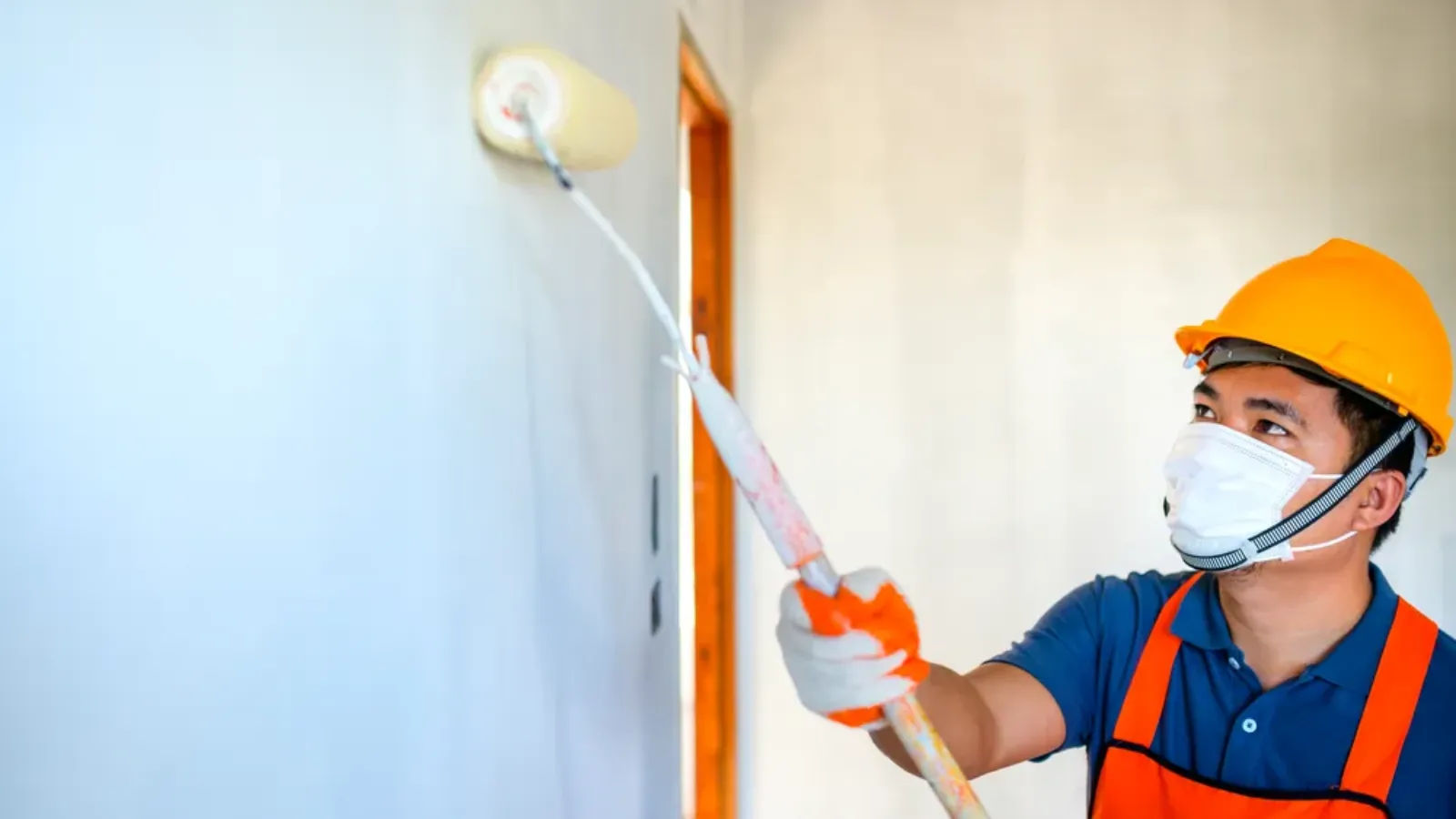 Nguyên nhân tường ngoài bị thấm do nứt và mưa tạt