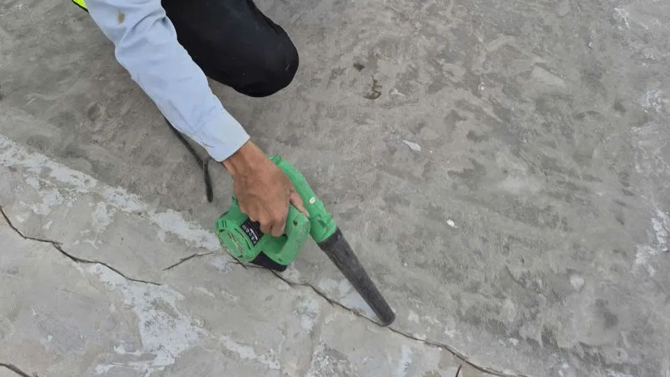 Sàn bị nứt
