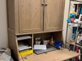 Dřevěná sekretář skříňka s odklápěcím psacím stolem