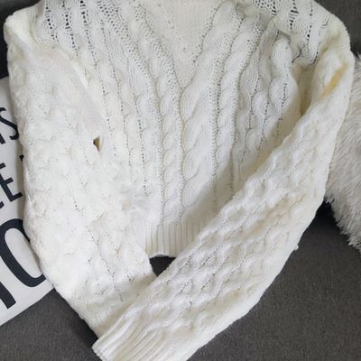 Bílý pletený svetr