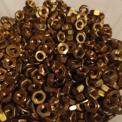 Matice mosazné 100 ks M 6