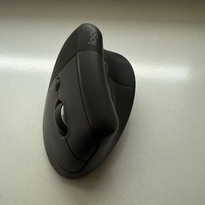 Ergonomická myš Logitech