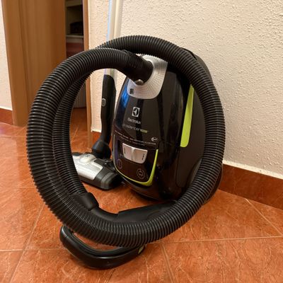 Vysavač Electrolux UltraSilencer Green