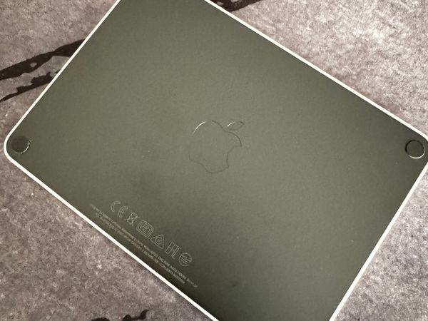Apple Magic Trackpad 2 černý