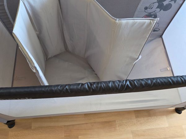 Cestovní postýlka Hauck Dream n Play Mickey Mouse použitá