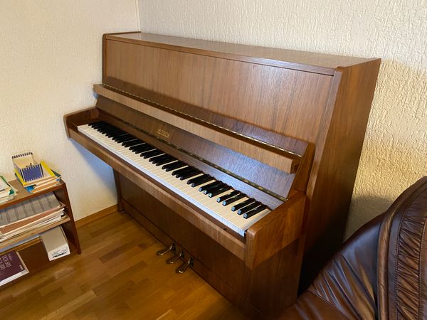Piano Petrof