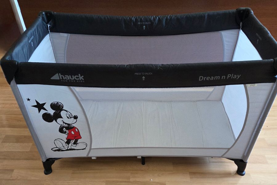 Cestovní postýlka Hauck Dream n Play Mickey Mouse použitá