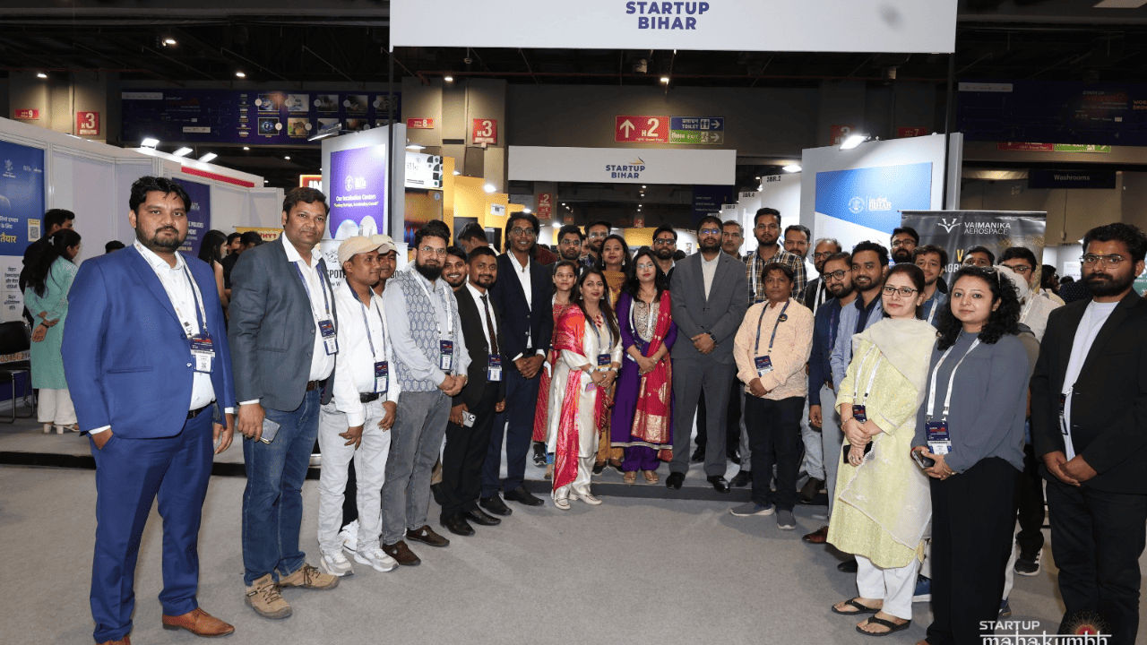 SISHAR team in Startup Bihar pavelian of Startup Mahakumbh 2025 with startup Bihar officials. 