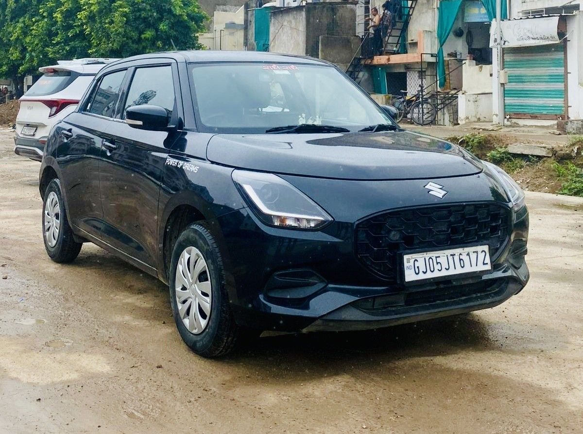 Maruti Suzuki Swift Black - Car hire Ahmedabad