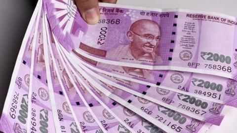 Shortage of Rs. 2000 notes in the market?