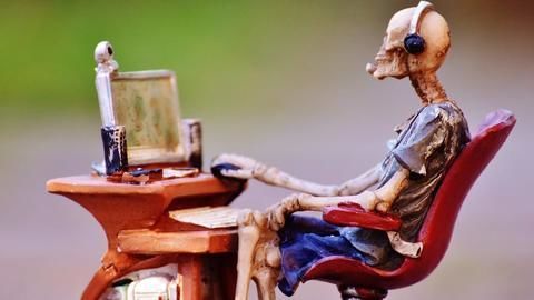 Here's how to deep clean your online presence