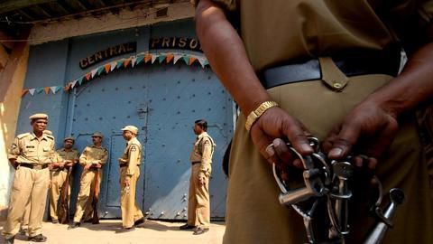 Srinagar hospital attack: 4 arrested for helping Lashkar terrorist escape Srinagar hospital attack: 4 arrested for helping Lashkar terrorist escape