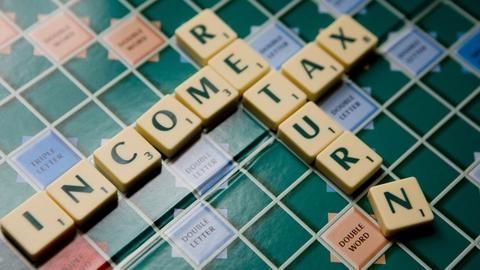 Filing tax returns without Form 16