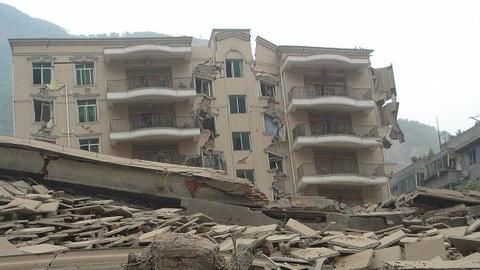 Powerful earthquake hits Mexico