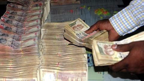 I-T raids top RSS leader's premises in Delhi