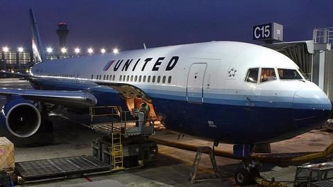 No leggings allowed on United Airlines?