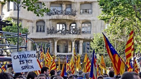 Independence referendum: Will Catalonia defy Spain?
