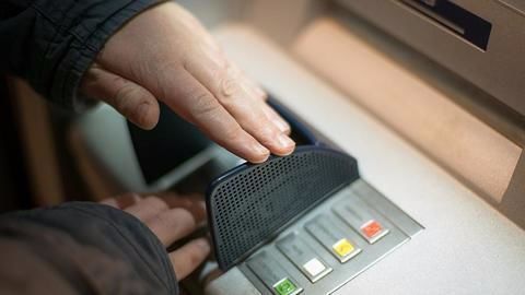 New 200-rupee notes will come late to ATMs