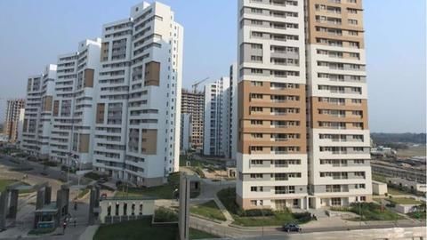 Unitech lands between rock and a hard place