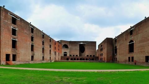 Jharkhand ministers take lessons at IIM-A