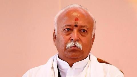 Bhagwat addresses party workers at RSS headquarters