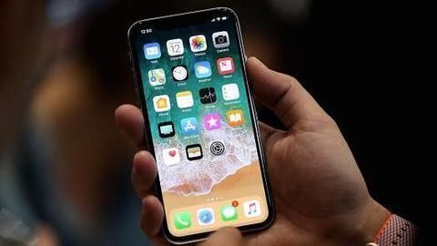 iPhone X glitch prevents users from taking calls