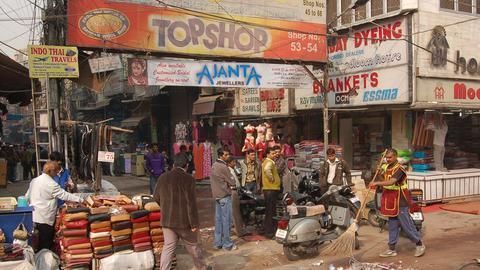 SDMC seals 50 more shops in Defence Colony