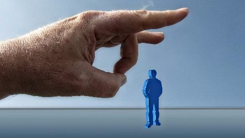 Government succumbs, transfers FSSAI chief