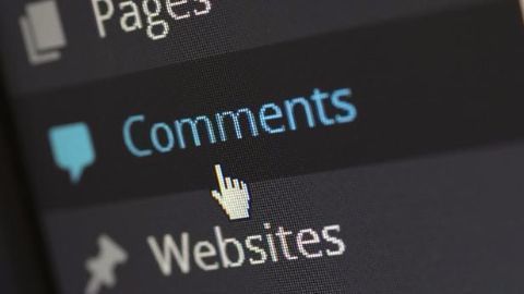 Amazon battles with fake reviews
