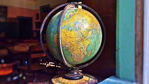 Reviewing the world in 2015