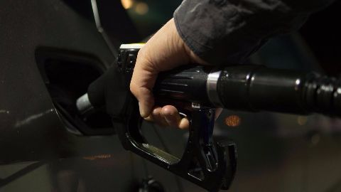 Reasons and implications of crude oil prices decline