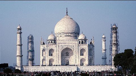 Taj Mahal minaret restoration controversy