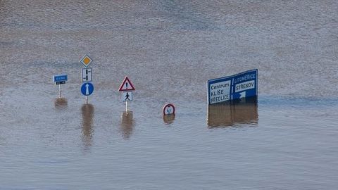 Central Europe floods, thousands evacuated