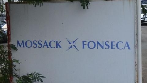 'Panama Papers' law firm shuts down operations