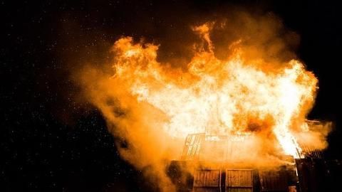 Delhi: Massive fire destroys Rohingya refugee camp