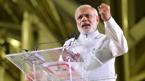 Modi attends Narmada Sewa Yatra closing ceremony