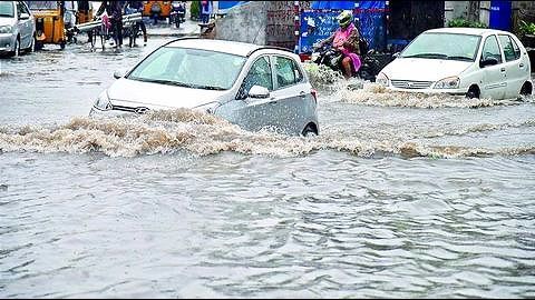 Heavy downpour impacts normal life in Hyderabad