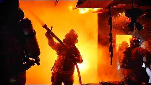 Mumbai: Fire breaks out in Kandivali building