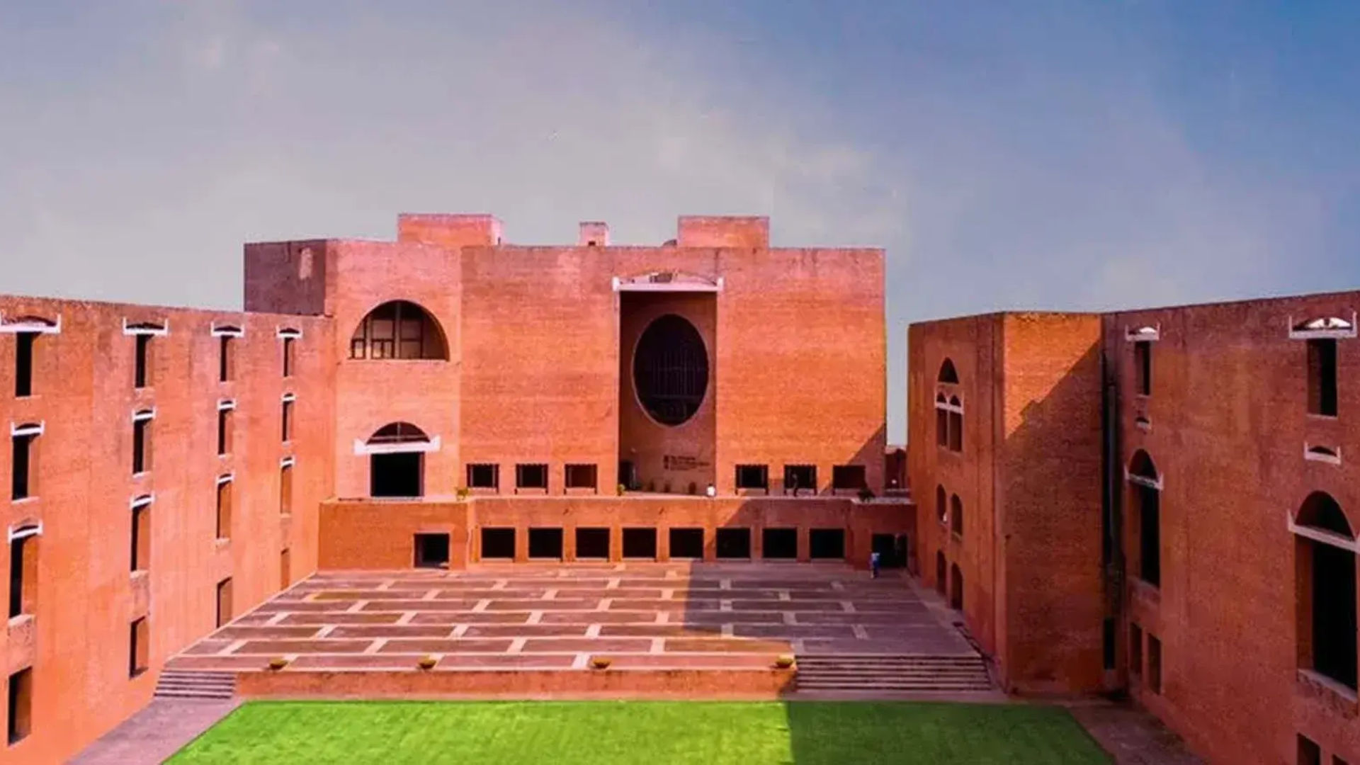 IIM Ahmedabad (Indian Institute of Management)