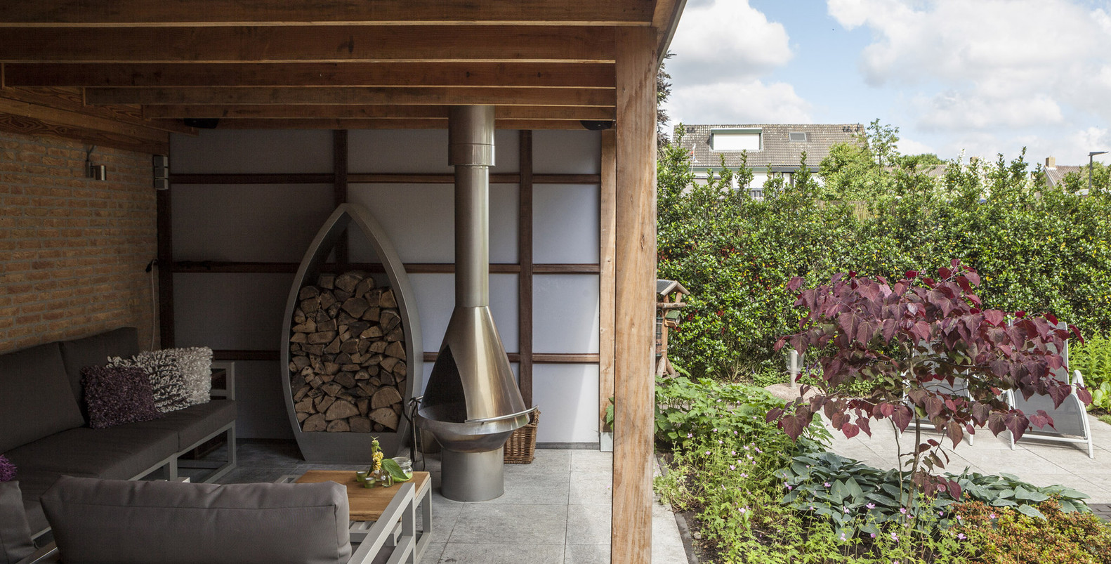 Loungetuin met openhaard in Heerde