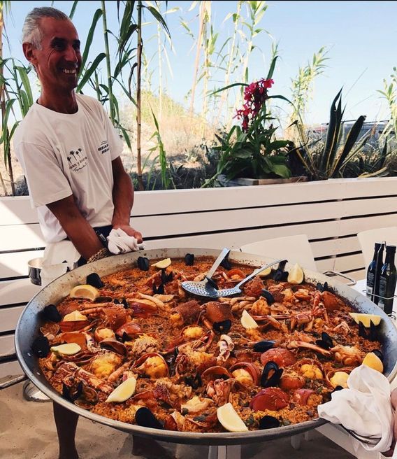 Click to see the full Paella plate!