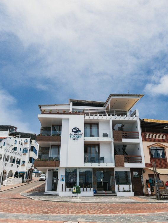 Galápagos Sunset Hotel front