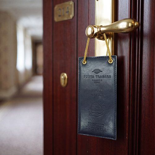 Cartellino Ecopelle “Room Service” con Cordoncino